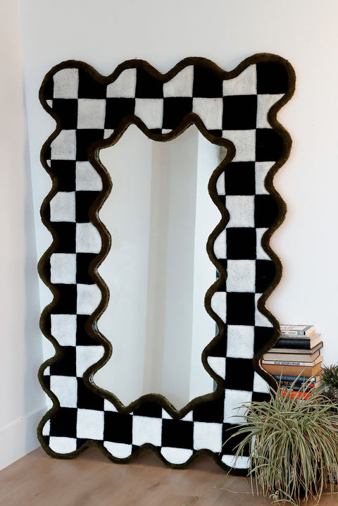 Wiggle Mirror No.2